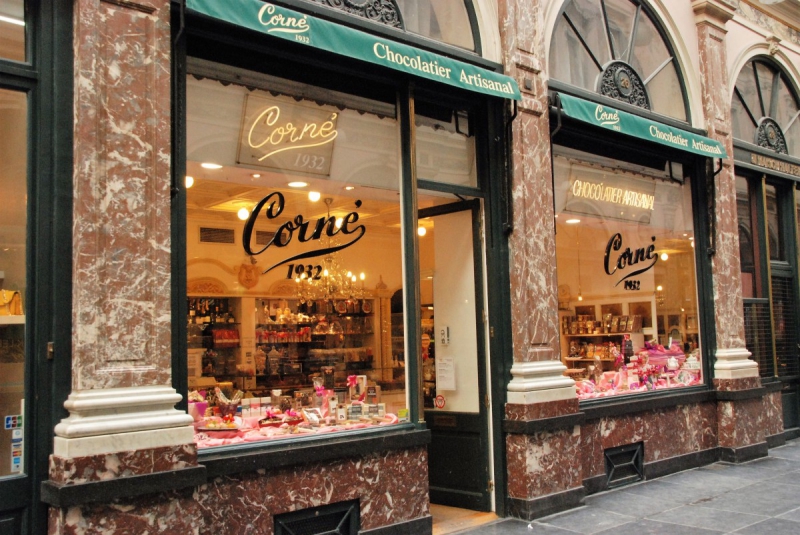 chocolaterie-RAYOL CANADEL SUR MER-min_chocolate_chocolaterie_shop_luxury_chic_gallery_brussels_belgium-558146